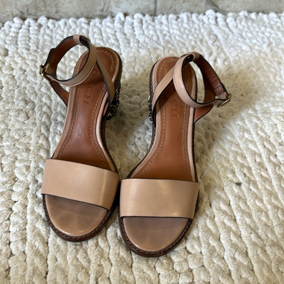 Coach Tea Rose Heels - Picture 2 of 7